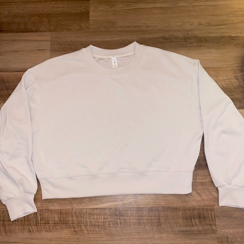 NWOT LULULEMON SOFTSTREME PERFECTLY OVERSIZED CROPPED CREW SIZE 4 WHITE OPAL